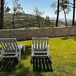 Mountain View 2 Bedroom Holiday home